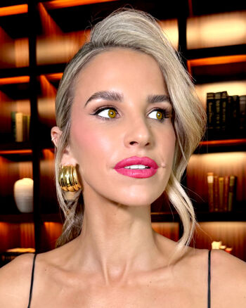 Full leaked Vogue williams private photo