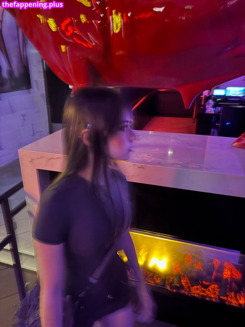 Vvriska / r9kscroller / vericha91 / wasianvriska Фото оголеного OnlyFans #8