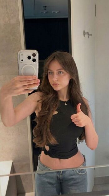Full leaked Wabiiisabii private photo