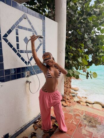 Full leaked Wahyne private photo