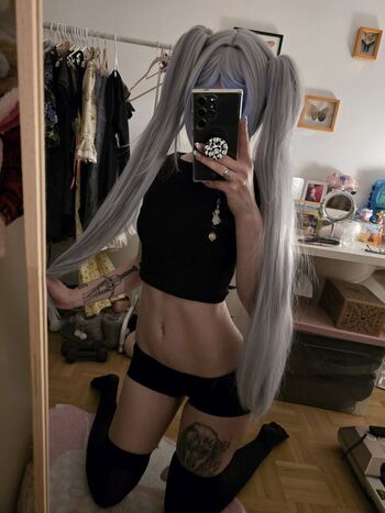 Full leaked Weeniestwee private photo