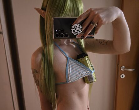 Full leaked Weeniestwee private photo