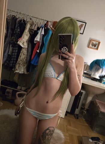 Full leaked Weeniestwee private photo