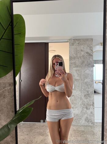 Full leaked Wettmelons  page private photo