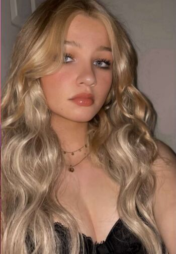 Leaked Emillybrowm/ private photo viral onlyfans