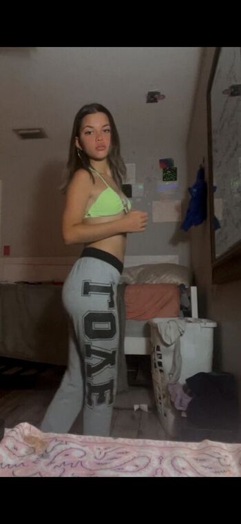 Leaked Carla cox/ private photo viral onlyfans