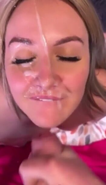 Leaked Emily ratajkowski / private photo viral onlyfans