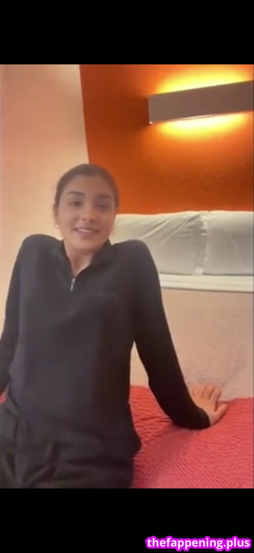 Leaked Zoeneli / private photo viral onlyfans