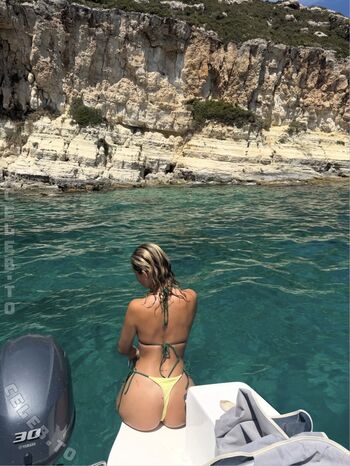 Full leaked Wieke private photo