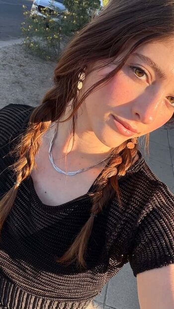 Full leaked Willow shields private photo