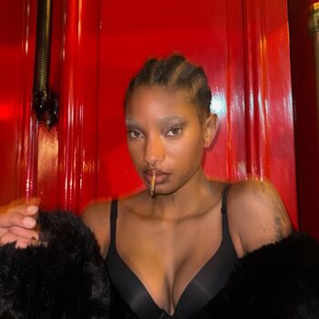 Full leaked Willow smith private photo
