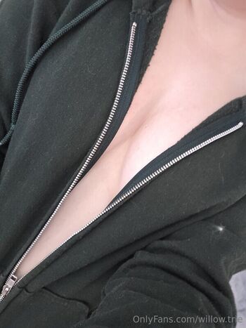 Full leaked Willow trie private photo