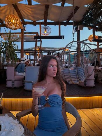 Full leaked Willow page private photo