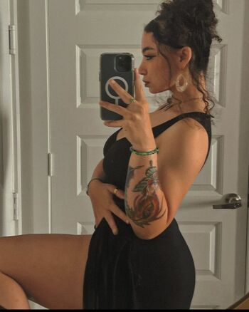 Full leaked Woahh emily private photo