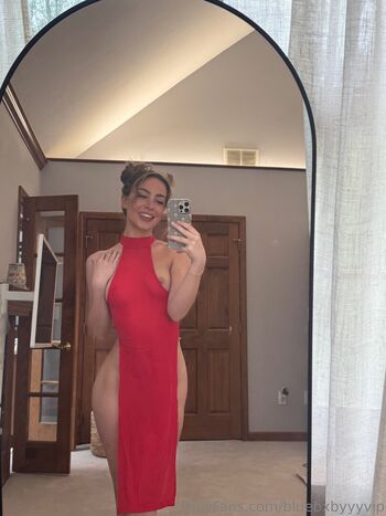 Women With Landing Strips