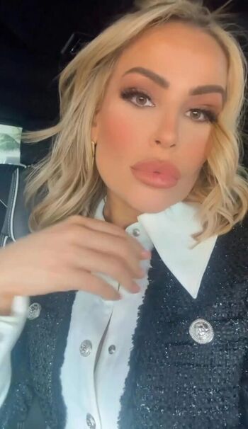 WWE Natalya Neidhart , The Boat