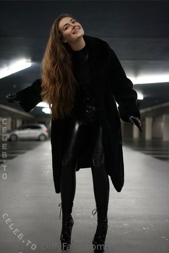 Full leaked Xamazoneve page private onlyfans photo