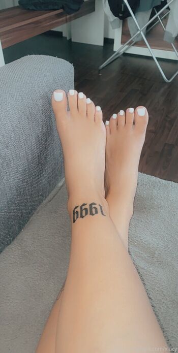 Full leaked Xlucy  page private photo