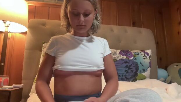 Full leaked Xobella private photo