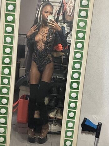 Full leaked Xoxo ozzi private photo