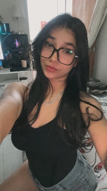 Full leaked Xx x mg private onlyfans photo