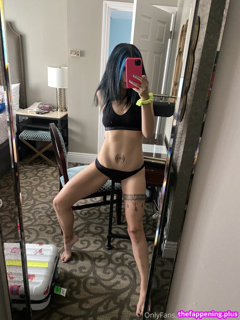 nadya tolokonnikova / nadyariot / pussyrrriot / xxpussyriotxx Foto OnlyFans Desnuda #15