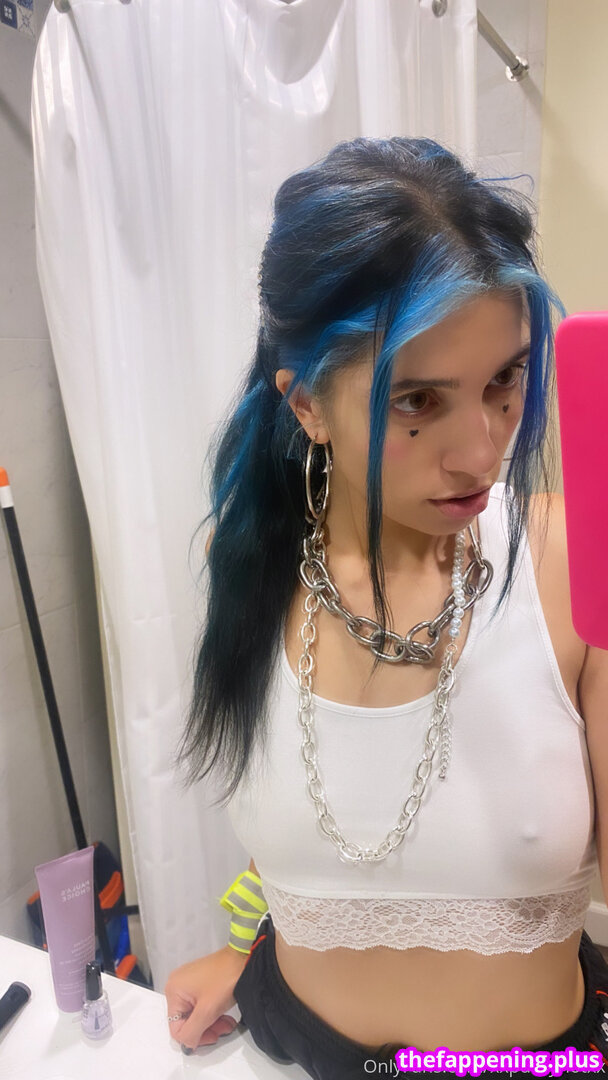 nadya tolokonnikova / nadyariot / pussyrrriot / xxpussyriotxx Naakte OnlyFans Foto #29