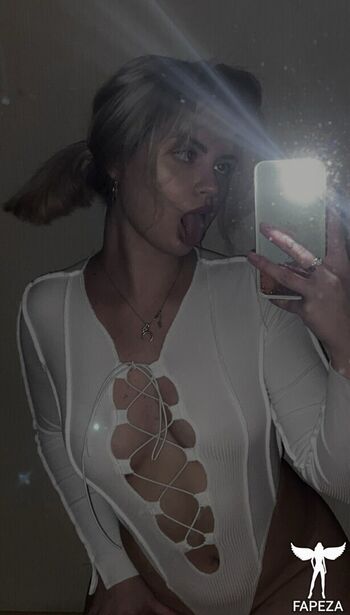 Yana Martin / yanamartinn / mar.t.ina