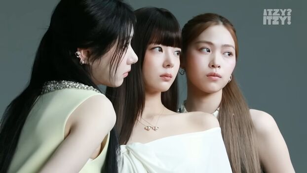 Leaked Urlilly/ private photo viral onlyfans