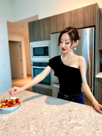 Full leaked Yeonmi park private photo