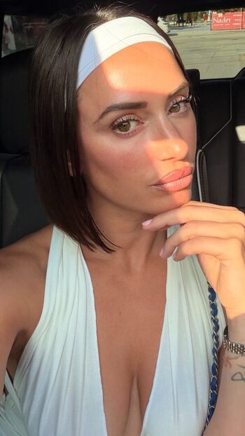 Full leaked Yesjulz page private photo