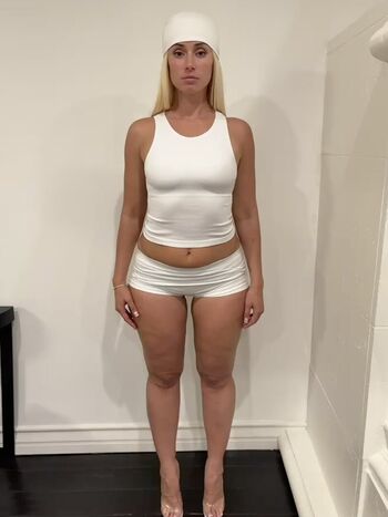 Full leaked Yesjulz page private photo