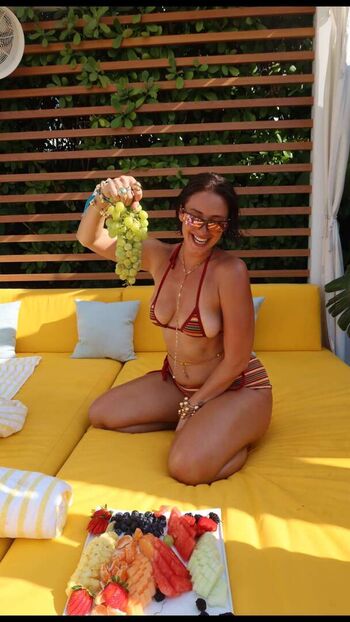 Full leaked Yesjulz  page private photo
