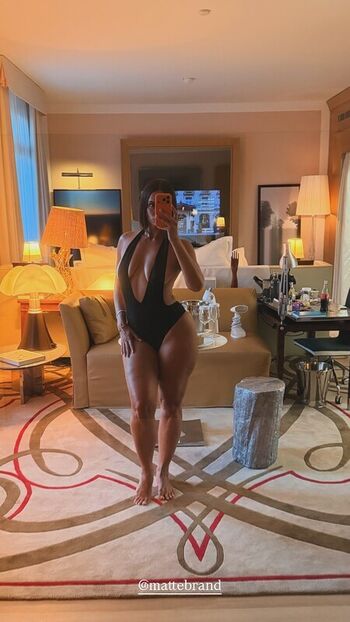 Full leaked Yesjulz private photo