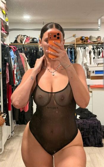 Full leaked Yesjulz private photo