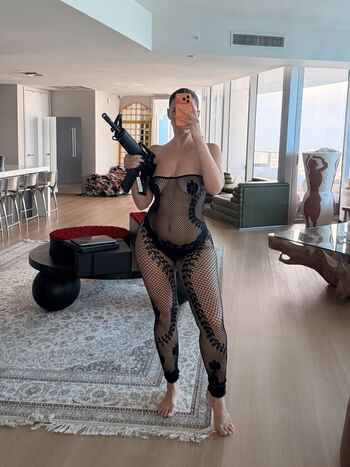 Full leaked Yesjulz private photo