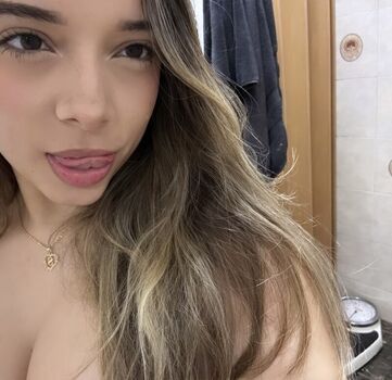 Full leaked Yessseeeniiaa private photo
