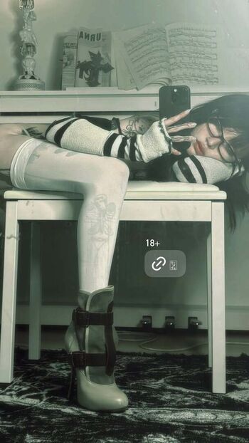 Full leaked Yeule private photo