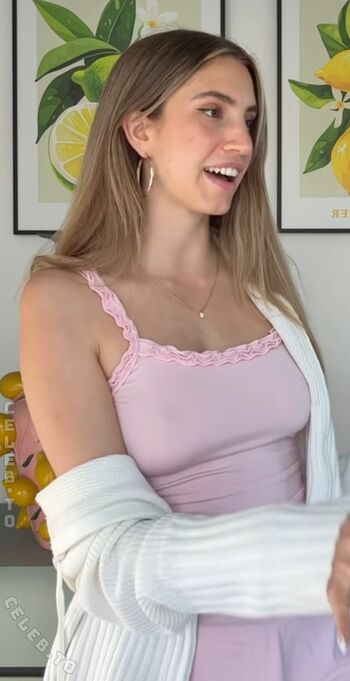 Full leaked Yonca private photo