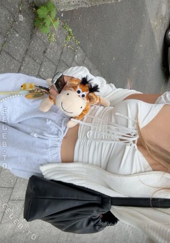 Full leaked Yonca private photo