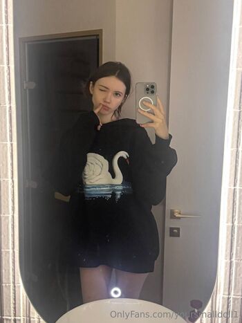 Full leaked Yoursmalldoll private photo