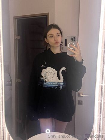 Full leaked Yoursmalldoll private photo