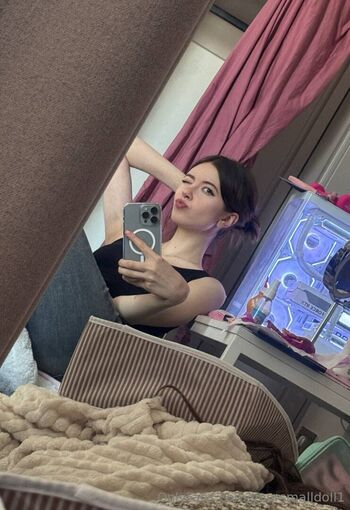 Full leaked Yoursmalldoll private photo