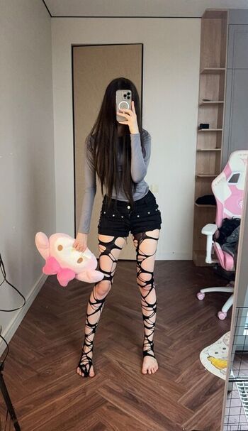 Full leaked Yoursmalldoll private photo