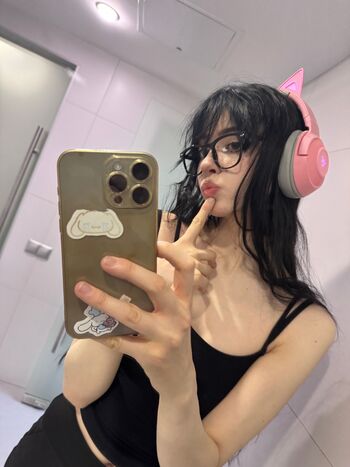 Full leaked Yoursmalldoll private photo