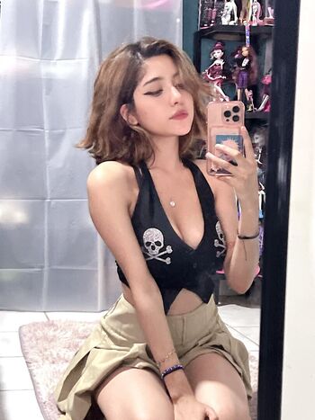 Full leaked Yozzzi private photo
