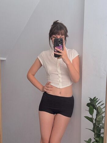 Full leaked Yquen private photo