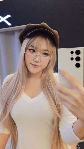 Full leaked Yuggie tv private photo