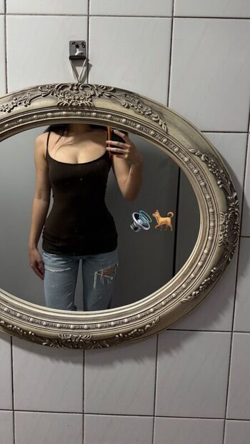 Full leaked Yujin private photo
