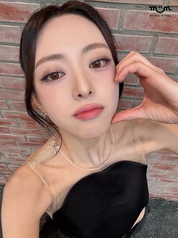 Yuna - ITZY (유나, Shin Yu Na)